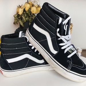 Vans sk8-hi black and white